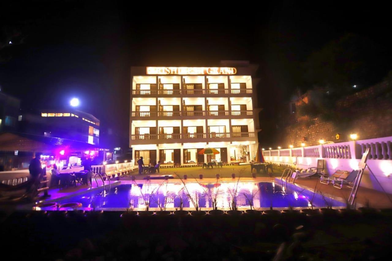 Rishikesh Grand Hotel ภายนอก รูปภาพ