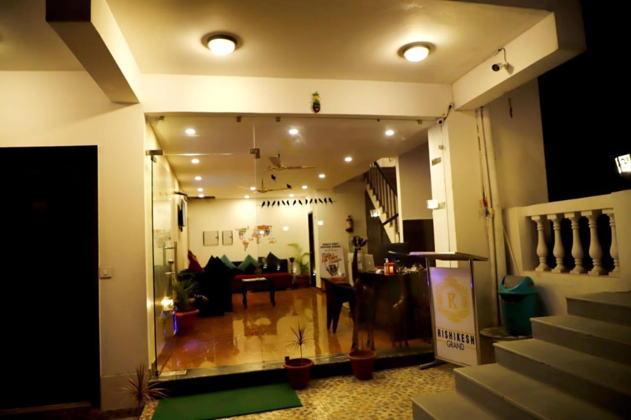 Rishikesh Grand Hotel ภายนอก รูปภาพ