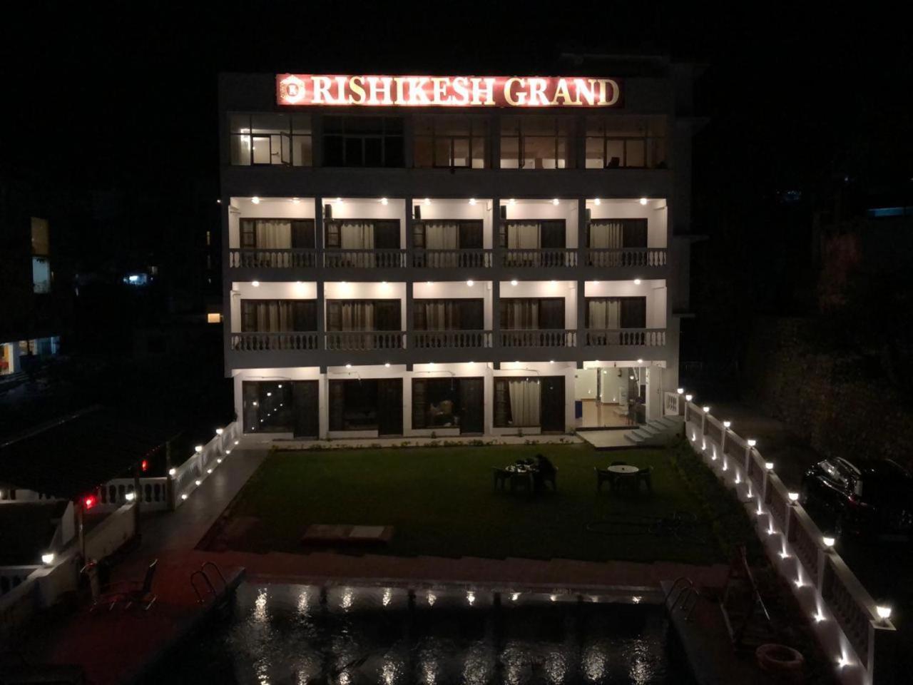 Rishikesh Grand Hotel ภายนอก รูปภาพ