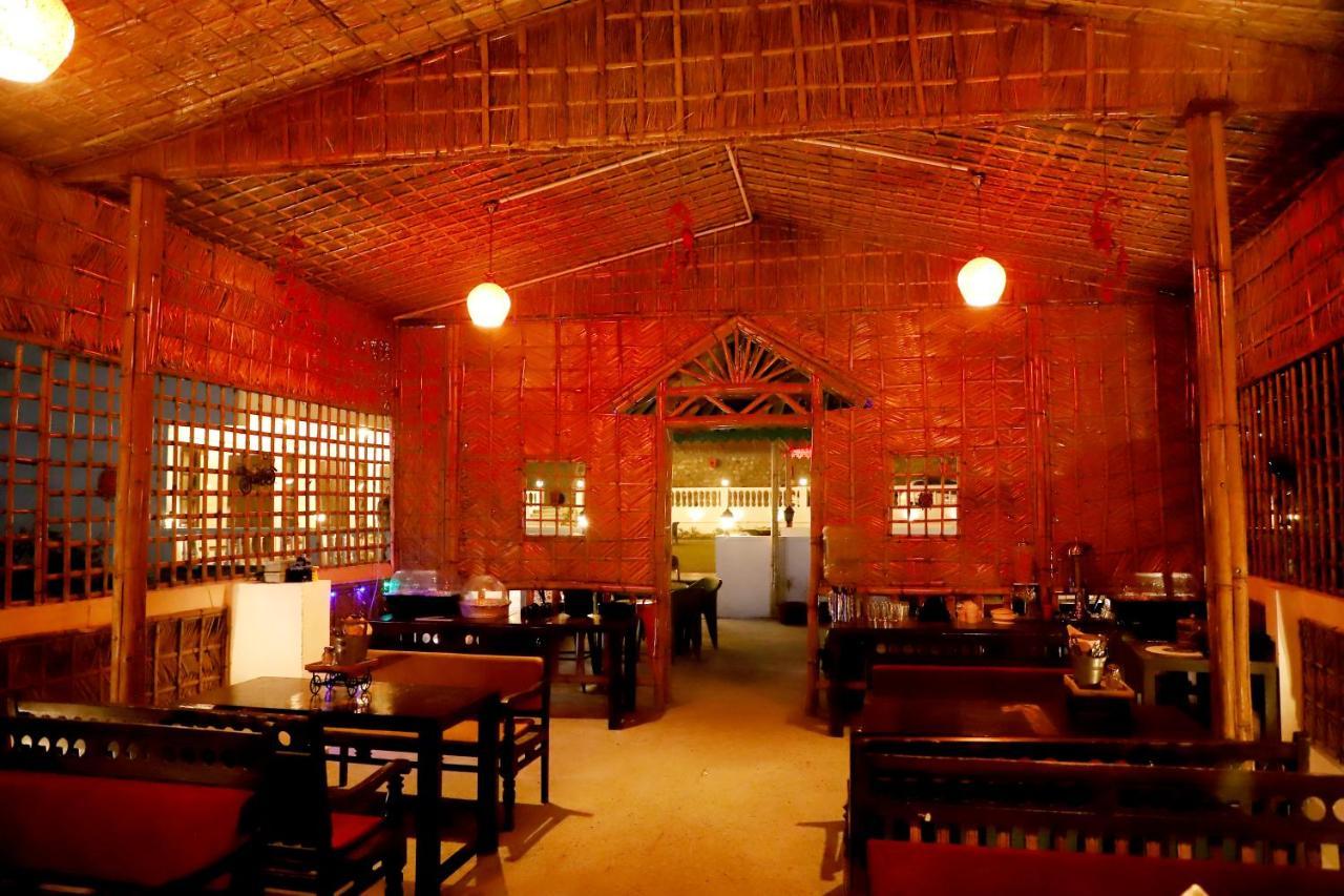 Rishikesh Grand Hotel ภายนอก รูปภาพ